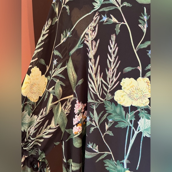 Floral Dress, size medium - Picture 7 of 7